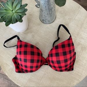 PINK Wear Everywhere Push Up Pigeonnant